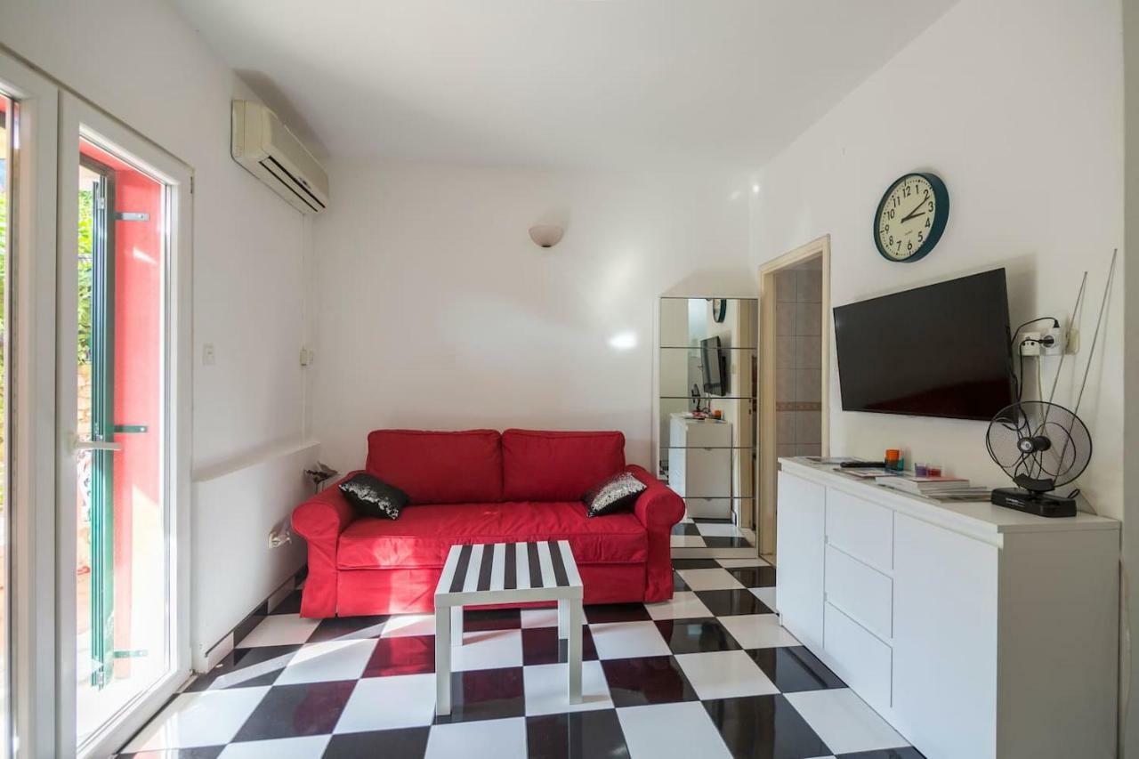 Black And White Chill Out Appartement Komiža
